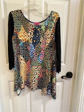Max & Rina Vibrant Multicolor Animal Print Knit Top